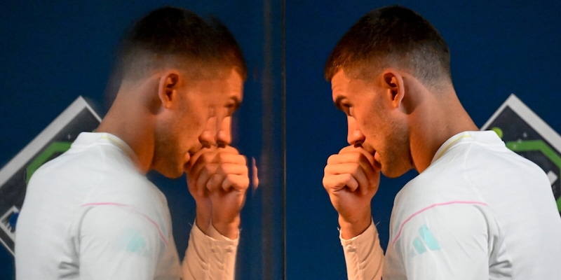 Vlahovic, tensioni e malumori: Hojlund stuzzica il Milan anche se Allegri…