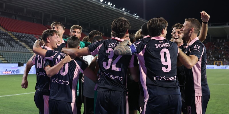 Un mister da promozione e una squadra di big: così Palermo sogna la A
 