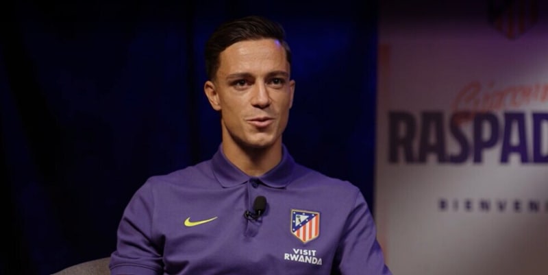 Raspadori ricorda gli scudetti con il Napoli e si presenta: "Voglio vincere anche con l'Atletico Madrid" 14 Raspadori ricorda gli scudetti con il Napoli e si presenta: "Voglio vincere anche con l'Atletico Madrid"