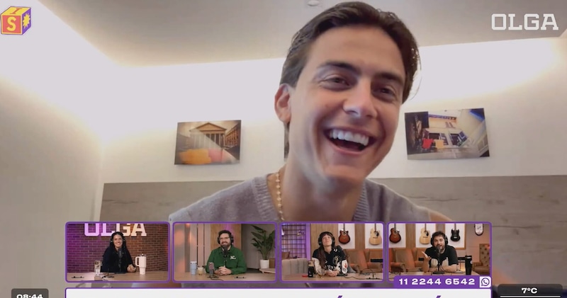 Dybala a sorpresa in diretta con la moglie in Argentina: "Boca? Sto bene a Roma e ho un contratto"