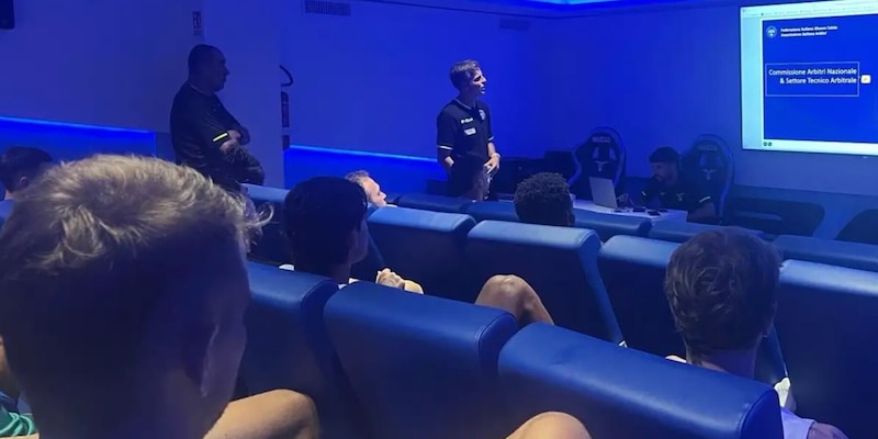 Lazio, incontro con gli arbitri a Formello