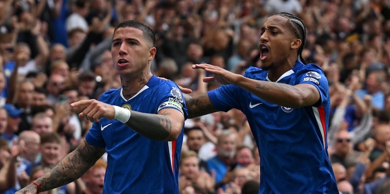 Premier League, il Chelsea batte il Fulham e vola in testa: United ok nel recupero 16 Premier League, il Chelsea batte il Fulham e vola in testa: United ok nel recupero