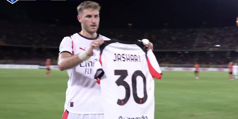 Gimenez si sblocca ed esulta con la maglia di Jashari, ma poi il Var annulla per fuorigioco 14 Gimenez si sblocca ed esulta con la maglia di Jashari, ma poi il Var annulla per fuorigioco