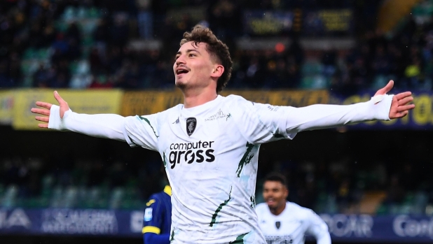 Cagliari, Esposito ha deciso: giocherà con la maglia numero 94, non più la 10