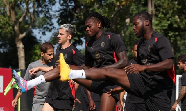 Donadoni sicuro: "Milan, credici. Per il titolo c'è anche il Diavolo, e se arriva Hojlund..."