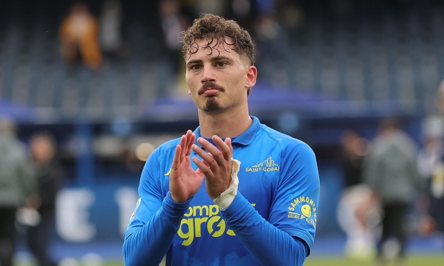 Sebastiano Esposito al fantacalcio: quotazione e statistiche dell'attaccante del Cagliari