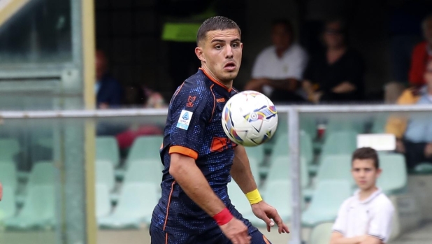 Ahi, Lecce: il Monopoli rimonta e fa 2-2. Krstovic e Pierotti in gol, Camarda sbaglia un rigore
