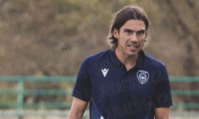 Serie C, le neopromosse: 1500 abbonati e fame di grande calcio. Il Siracusa corre (senza più Zenga) 1 Serie C, le neopromosse: 1500 abbonati e fame di grande calcio. Il Siracusa corre (senza più Zenga)