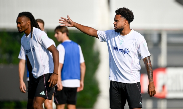 Il solito McKennie: d'estate con la valigia, poi gioca sempre. Ma stavolta... 15 Il solito McKennie: d'estate con la valigia, poi gioca sempre. Ma stavolta...