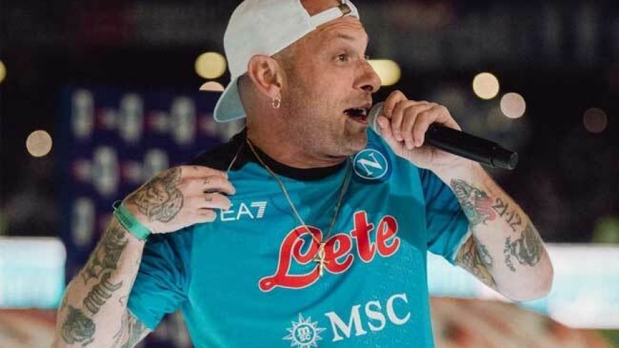 Clementino: "Ecco perché dopo De Bruyne anche Messi può arrivare al Napoli" 16 Clementino: "Ecco perché dopo De Bruyne anche Messi può arrivare al Napoli"