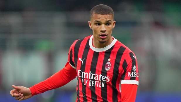 Il Newcastle offre 30 milioni per Thiaw, ma il Milan lo vuole tenere