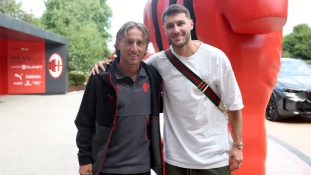 Santi Gimenez, il padre: "È soddisfatto di ciò che il Milan sta realizzando, da Modric a Allegri"