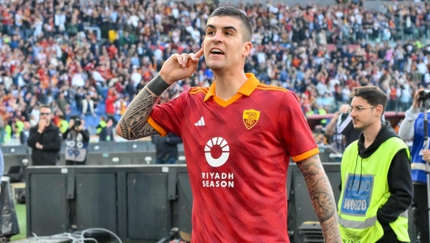 Roma, torna il vecchio stemma: sarà sulle maglie nell'anno del centenario 15 Roma, torna il vecchio stemma: sarà sulle maglie nell'anno del centenario