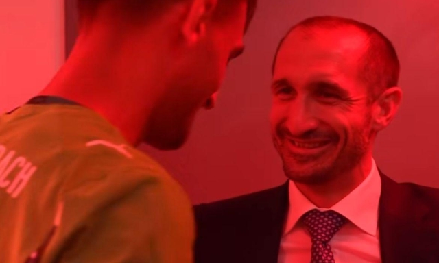 Chiellini a Londra incontra un suo erede: semplice chiacchierata o intreccio di mercato? 15 Chiellini a Londra incontra un suo erede: semplice chiacchierata o intreccio di mercato?