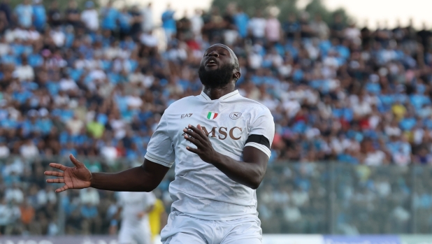Napoli, poker al Sorrento. Torna a segnare anche McTominay. E Lucca non si ferma più 15 Napoli, poker al Sorrento. Torna a segnare anche McTominay. E Lucca non si ferma più