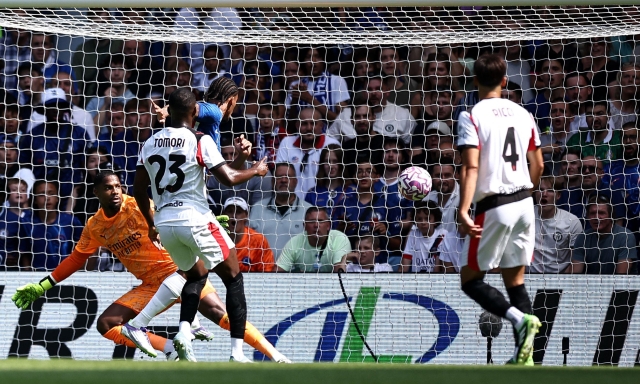 Autogol, svarioni ed espulsioni: Modric non basta, il Milan affonda in casa Chelsea