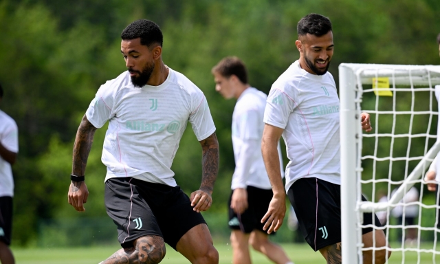 Juve, si sbloccano le uscite. Douglas e Nico riportano Kolo Muani a Torino: ore decisive