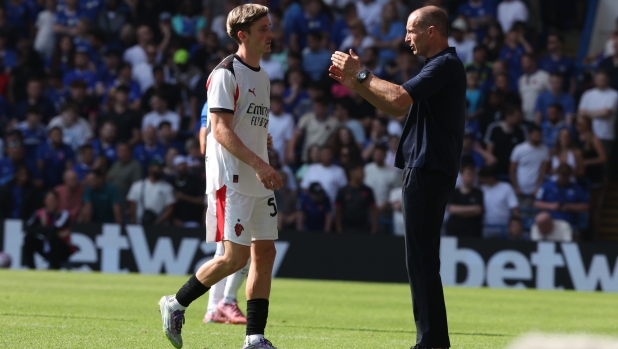 Allegri non vuol rischiare: Milan ancora difesa a 3 contro il Bari. E in mezzo Ricci-Loftus-Fofana