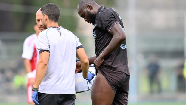 Lukaku, si teme un lungo stop. Lucca non basta, il Napoli pronto a tornare sul mercato