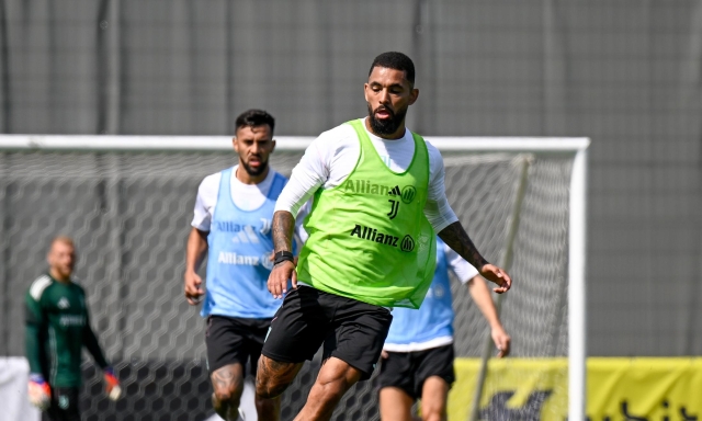 Juve, due addii per 3 colpi: Douglas saluta, Nico all'Atletico per Molina, poi Kolo e Zhegrova