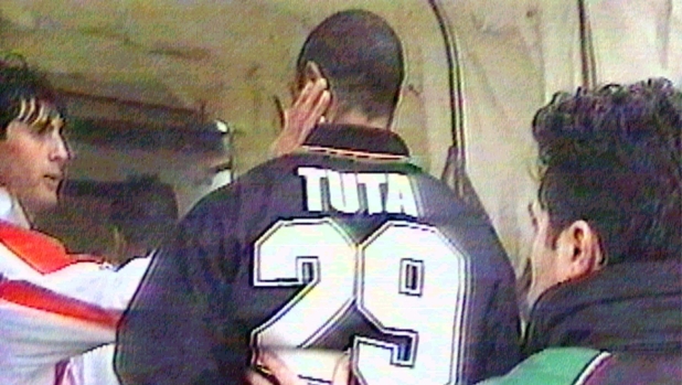 Dogi, santi, combine saltate, spareggi e gol: quante storie nelle sfide tra Venezia e Bari