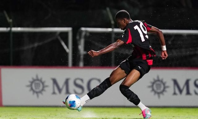 Preso 8 giorni fa per Milan Futuro, ora è a Lecce coi grandi: Balentien ha già stregato Allegri
