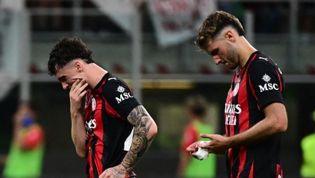 Milan, Gimenez per Dovbyk? Palla al messicano. Per Jimenez avanza il Bournemouth