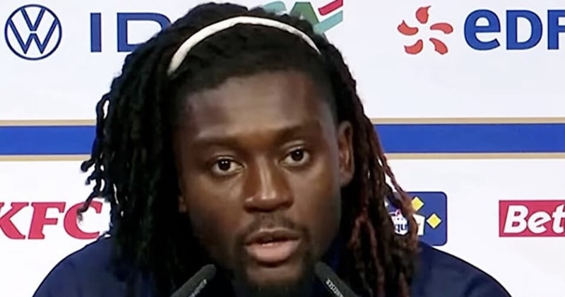 Koné rispedisce al mittente le frecciate alla Roma, che risposta in conferenza: "È l'unico club..." 14 Koné rispedisce al mittente le frecciate alla Roma, che risposta in conferenza: "È l'unico club..."
