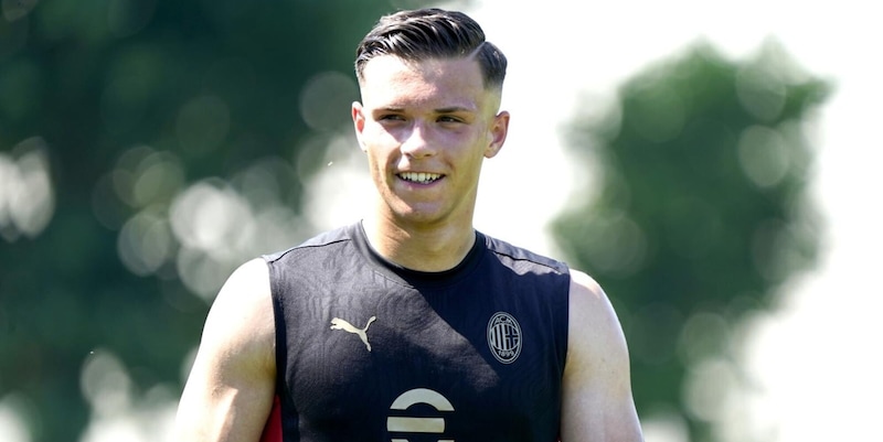 Lazio, per rinforzare la difesa ecco un ex Milan: scatto in salita per Simic 14 Lazio, per rinforzare la difesa ecco un ex Milan: scatto in salita per Simic