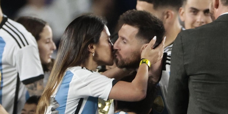 La moglie di Messi e il commovente messaggio dopo le lacrime del marito: "Che fortuna..." 16 La moglie di Messi e il commovente messaggio dopo le lacrime del marito: "Che fortuna..."