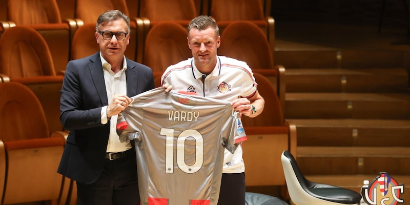 Cremonese è già Vardy mania: boom di maglie vendute e attesa per l'esordio in serie A 15 Cremonese è già Vardy mania: boom di maglie vendute e attesa per l'esordio in serie A