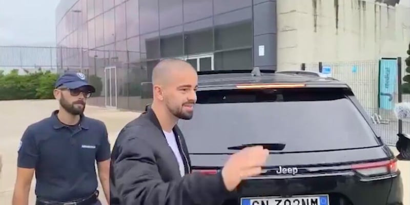 Juve, Zhegrova al J-Medical per le visite di idoneità 15 Juve, Zhegrova al J-Medical per le visite di idoneità