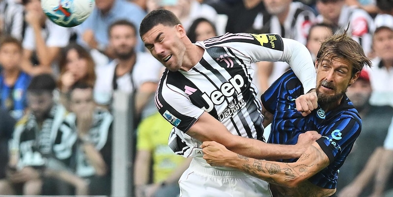 Zazzaroni: Chi attacca Chivu ha visto un'altra partita 13 Zazzaroni: Chi attacca Chivu ha visto un'altra partita