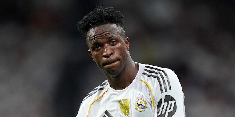 Vinicius, è finita la luna di miele Real. Tra Xabi Alonso e Mbappé ora è un caso