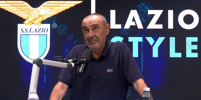 Lazio, Sarri dimentica il Sassuolo e pensa al derby: "Pronti a lottare per un popolo" 15 Lazio, Sarri dimentica il Sassuolo e pensa al derby: "Pronti a lottare per un popolo"