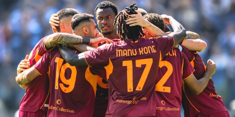 Roma, Pellegrini eroe del derby: Sarri ko, la Lazio finisce in nove 