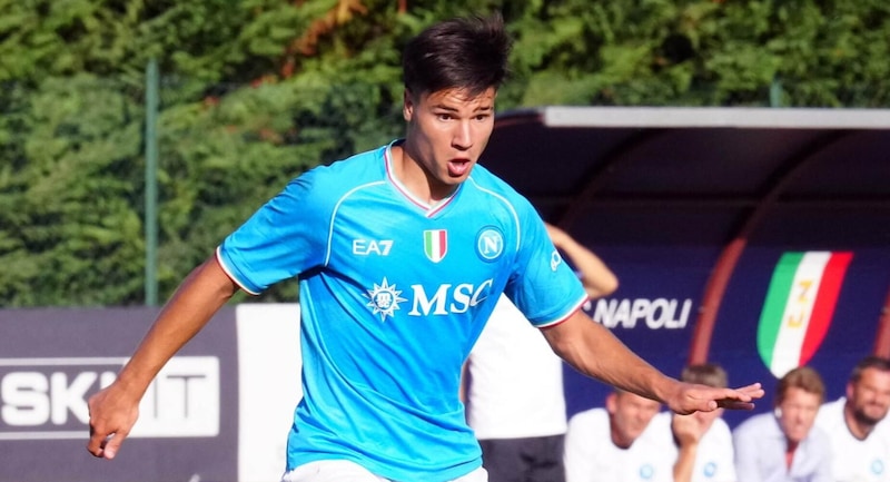Vergara: "Ho pensato di smettere, l'esordio in Serie A con il mio Napoli è un sogno" 16 Vergara: "Ho pensato di smettere, l'esordio in Serie A con il mio Napoli è un sogno"
