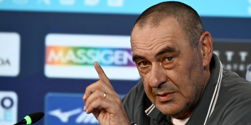 "Perdono le istituzioni, non Lazio e Roma": Sarri e il derby senza mezze misure