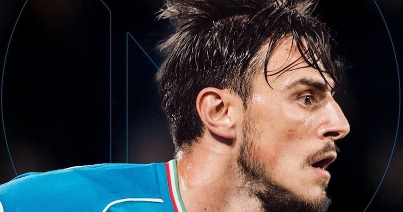 Elmas al Napoli, ufficiale il ritorno del centrocampista: l'annuncio 14 Elmas al Napoli, ufficiale il ritorno del centrocampista: l'annuncio