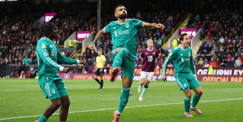 Salah lancia il Liverpool al 93', Burnley ko: 18' per Chiesa, Slot contro Kerkez