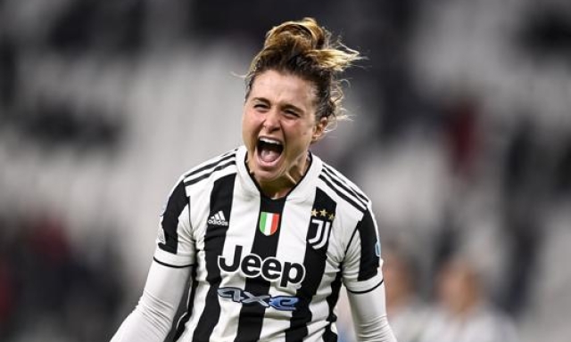 Girelli tra le stelle: "Io e il Pallone d'oro. Che emozione a Parigi!"