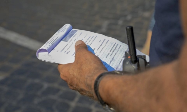 Giocatore del Frosinone guida senza patente, multa da 5mila euro 15 Giocatore del Frosinone guida senza patente, multa da 5mila euro