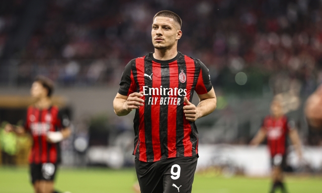 Via Jovic e la 9 del Milan è senza padrone: non era mai successo in più di 100 anni 16 Via Jovic e la 9 del Milan è senza padrone: non era mai successo in più di 100 anni