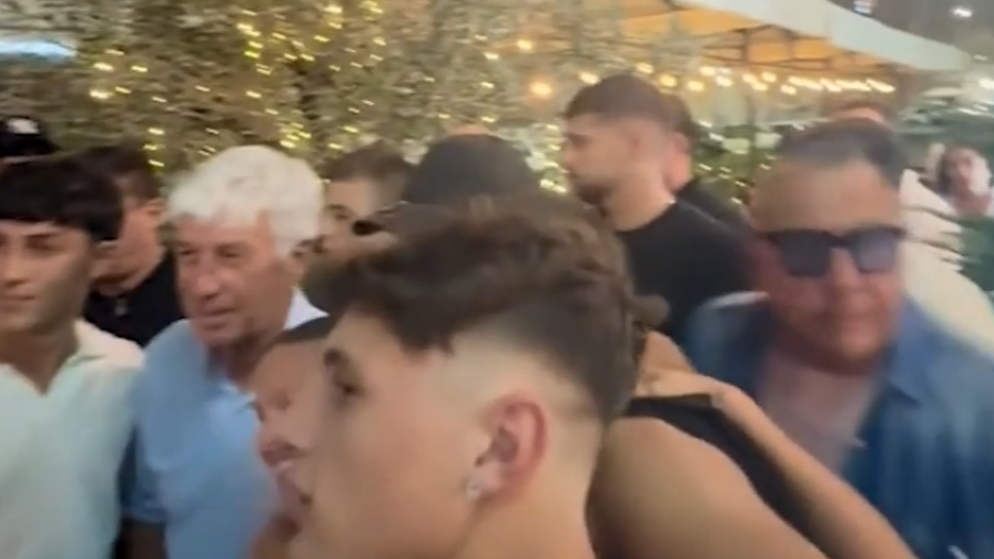 Gasperini cena a Garbatella. I tifosi lo raggiungono e... gli fanno una richiesta