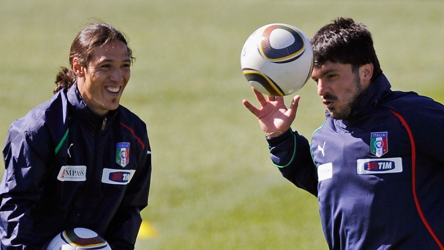Camoranesi: "Gattuso sa gestire il gruppo. Il mio futuro? Magari in Italia..." 15 Camoranesi: "Gattuso sa gestire il gruppo. Il mio futuro? Magari in Italia..."