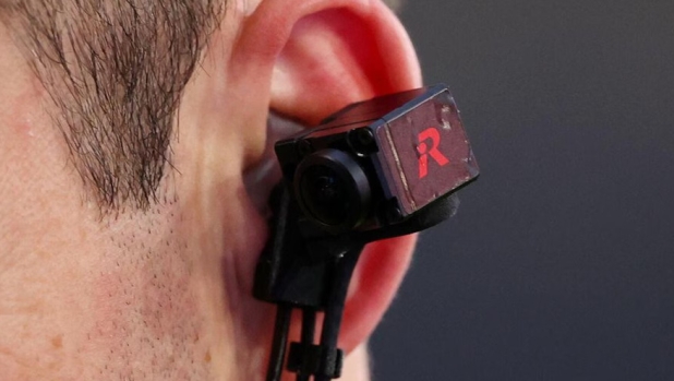 Refcam, e l'arbitro diventa una creatura a tre occhi. Ma è proprio necessario mostrare tutto? 15 Refcam, e l'arbitro diventa una creatura a tre occhi. Ma è proprio necessario mostrare tutto?