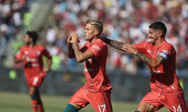 Mina e Felici firmano la prima vittoria del Cagliari. Il Parma ci prova ma non fa male