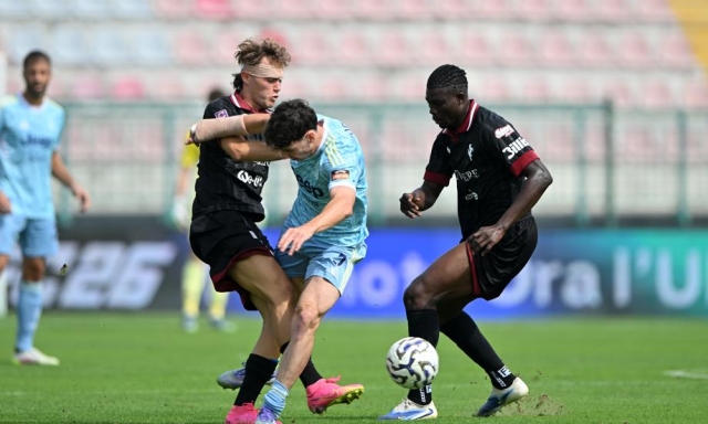 Salernitana salvata da Donnarumma. Arezzo, che rimonta con la Juve. Crollo Catania