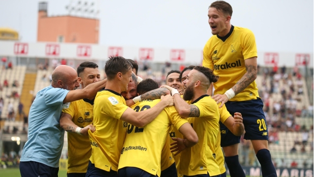 Il Modena ribalta il Pescara (da 0-1 a 2-1) e si riprende la vetta. Pari Empoli nel derby