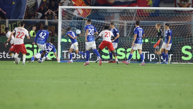 Como-Genoa, le pagelle: Khun (7) imprendibile. Ekuban (7), zampata decisiva